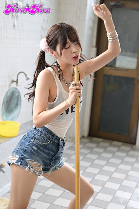 密着洗体手コキで10秒抜きしてくれると噂の銭湯看板娘～おやじチ○ポぶっこヌキギャル銭湯～ 新井リマ