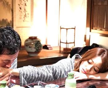 ＜人妻女上司！＞「酔っちゃた…」予算の都合で人妻女上司と相部屋！部下を奴●扱いしてたのでエロ行為楽しんじゃうゾ！！