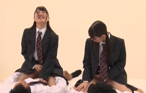 【高校生参加企画】『コラぁ！勝手に入れんな！』学校帰りの仲良し2カップルがお互いの彼氏を交換するスワッピング素股に挑戦ｗｗ