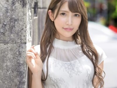【スレンダー美少女の素人狩り】『気持ちいい…もっと激しく！』如月えれなが素人男性と濃厚セックス！エロいボディを密着させ、互いの感じるポイントを貪り合う！♡