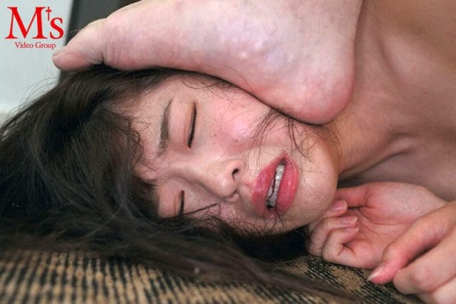 大嫌いな男達に脅され嬲られ犯●れて精液が逆流するほどマ○コに！ケツ穴に！屈辱大量中出し！汚濁ザーメン肉便器に堕ちたオンナ達！
