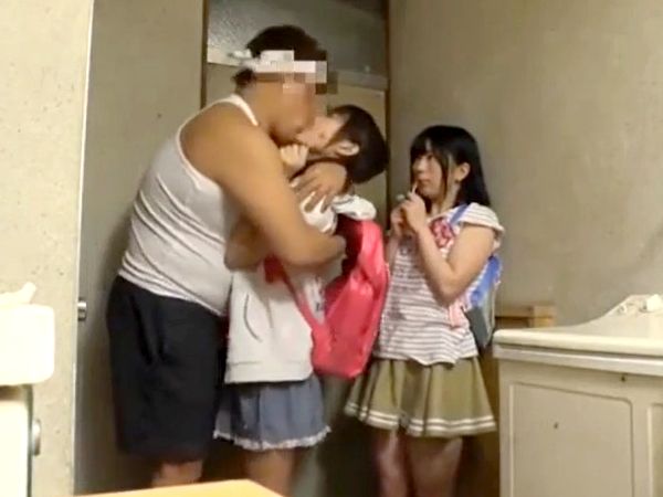 ＜連続射精×連続中出し＞ロリ巨乳な日焼け美少女を自宅に連れ込み肉便器調教！スク水着衣のパイパン子宮を羞恥させ中出しプレス