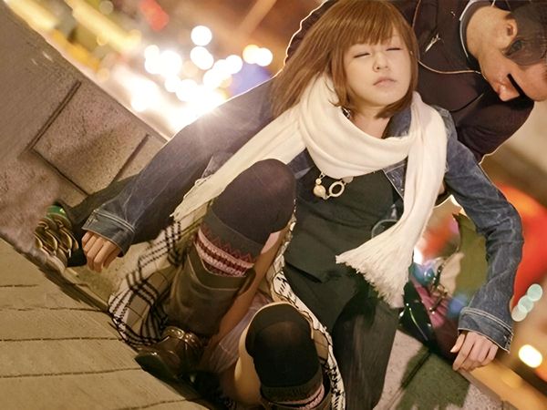 ＜昏睡レイプ＞終電逃した無様な泥酔ギャルをホテル連れ込み！オナホ状態の無抵抗ビッチを輪姦乱交でセクハラ夜這い＜乳首舐め＞