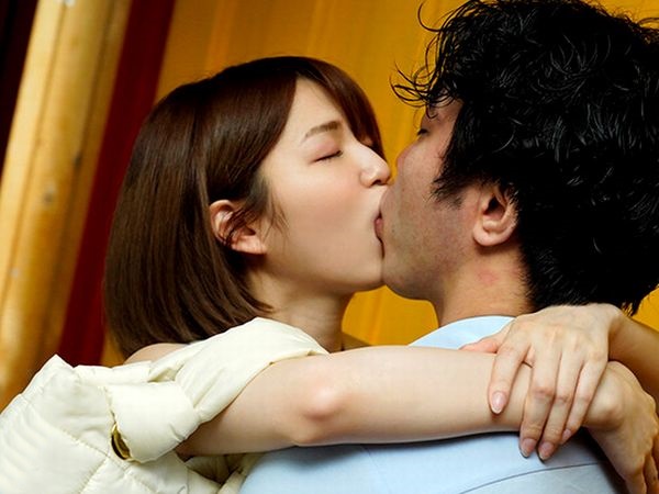 ＜中出し解禁＞イキながらキスの監督命令！色白清楚なエロ貧乳が濃厚羞恥なハメ撮りで大量潮吹きし痙攣アクメ！＜顔射ぶっかけ＞
