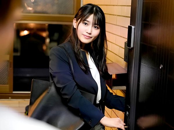 『泊まっていきます？』泥酔する上司を自宅に誘惑…デカ尻…胸チラで挑発するエロ巨乳な痴女OLが連続中出しの逆NTRで痙攣！