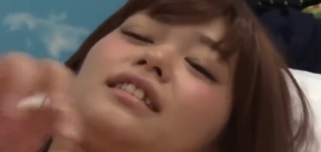 【マジックミラー】スリムボディーでエッチな女の子が、マジックミラー号の中で激しいピストンでパンパンされちゃう！