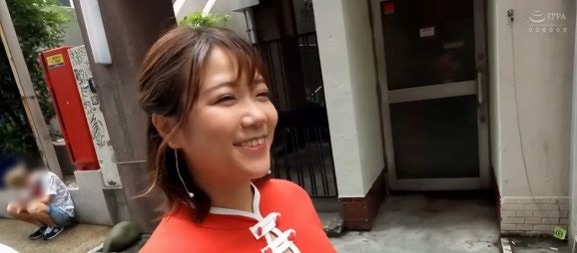 【美女SEX動画】「こんなに感じてる…！」快感漬けにされる美女がバリすごい巨根棒で逃がさずガンガン突きまくる！