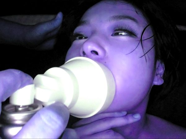 ＜大量潮吹き＞催眠洗脳で脳内調教！性欲バグったエロビッチがポルチオ攻撃で痙攣…媚薬キメセクで失禁お漏らしの色目イキ＜拘束＞