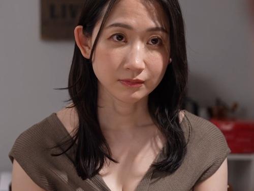 【水戸かな】教育熱心な人妻教師が不良生徒に厳しく注意したことがキッカケで不良生徒に貶められて学校内で中出しセックス