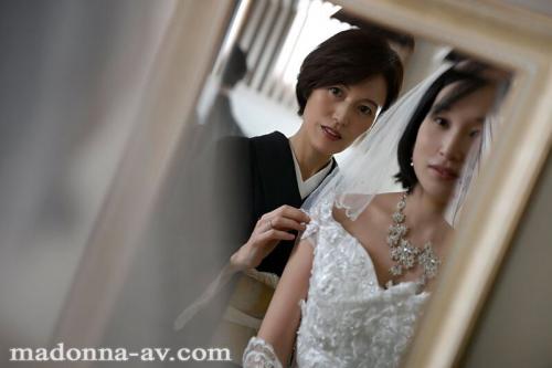 【熟女×NTR】世界で一番大切な娘の結婚式で娘婿に無理やり押し倒され雌の顔に変わってしまう熟女お母さん。
