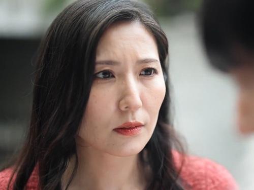 【椎名ゆな】『あんたのせいで停学になったよ』息子をイジメていた学生達がチクった母親に仕返しに来て集団レ〇プ