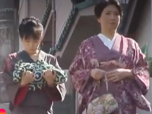 「悲劇/穢され養女」ぶへっ…娘っ子抱いてやるぜ！ヤバイやつに押し倒された小娘が近親者に貫かれるエロ動画wwwwwwwwwwww