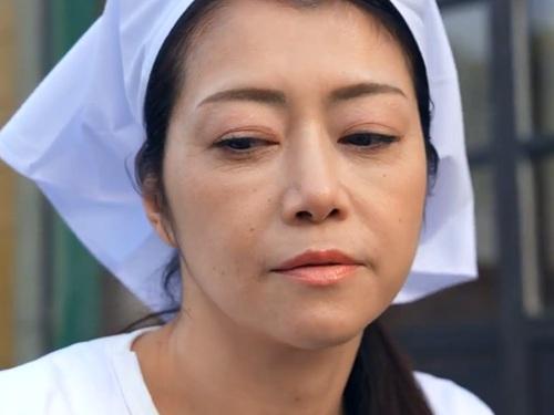【北条麻妃】食堂を経営してる女将が仕事と子育ての合間にバイトで雇った青年と中出しセックスをヤリまくってしまう
