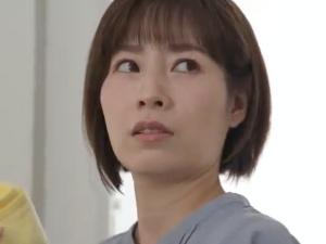 【電車痴漢】夫に相手にされない欲求不満人妻！！持て余したマシュマロおっぱいを鷲掴みにされると即濡れしてしまい…
