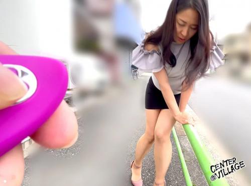 【佐久間楓】長期出張で夫が不在の日々は寂しいが平穏な日々。だが変態ストーカーに犯されリモバイ散歩のM女に改造…（震