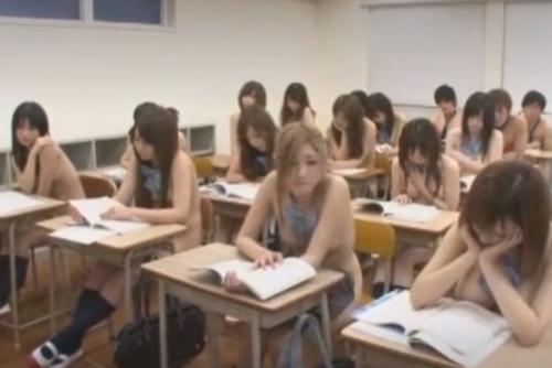 全裸授業盗撮。