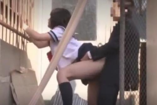 逆チカンしてきたJKと野外でSEX盗撮。
