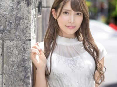 【素人チンコに悶える美少女】『気持ち良すぎる…』美乳美尻のスレンダー美少女が素人男性に激しくピストンされ、おマンコを濡らしながら乱れイキ！♡
