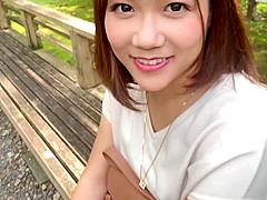 人妻とハメ撮り！巨乳や騎乗位の様子を収めた動画！嫌でも目がそれにイちゃうよ！