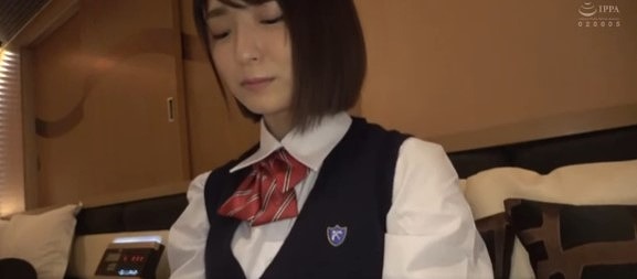 【美少女SEX動画】「ここを感じて…♡」声が勝手に出ちゃう美少女がぐちょ濡れ淫穴に思い切り入れて快感全開モード！