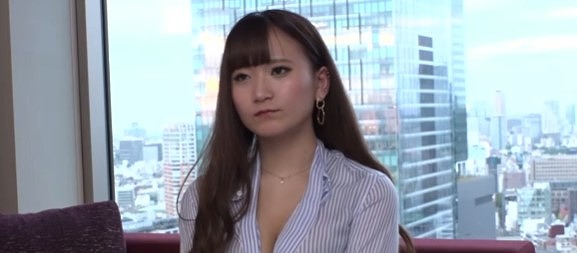 【抜群スタイル】Ｓ級スタイルいわゆるイイ女な印象の彼女にインタビューしておっぱいモミモミしたらもう目がトローンとして
