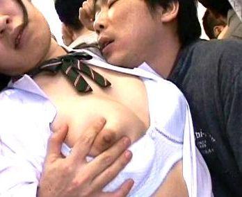 ＜ド近眼！＞「もうダメなの…」痴漢師がド近眼美少女狙う！カワイイ制服女子が犯されレイプ持ち込まれ！
