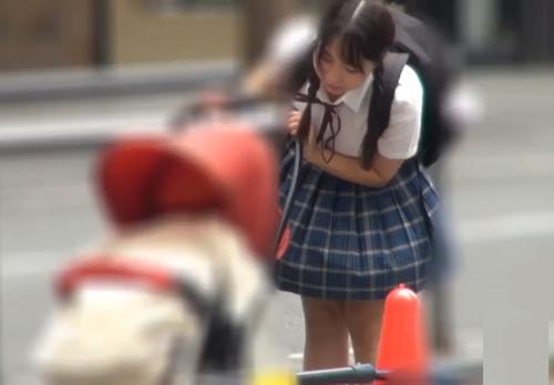 【JK中出し】親の育児放棄で幼い妹のベビーカーを押す巨乳女子校生を発見！「支援してあげるよ」とホテルに連れ込んで…
