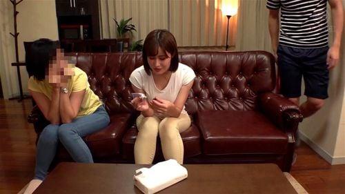 妻の友人の奥様を下着のママ生ハメしたり掃除中や玄関で中出ししたりする
