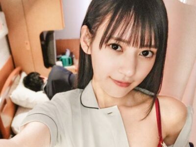 【裏垢バレた変態看護師】SNSでエロ写真を晒すドスケベ女子が同僚に秘密のエッチを強要され、診察台で本気汁垂れ流し♥